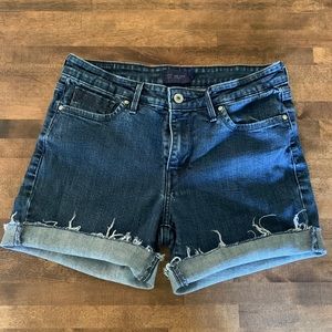 Levi’s high waisted/ hi rise shorts